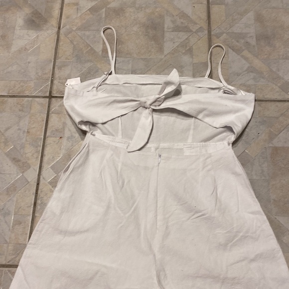 Y womens Polly solid white capris zipper sleeveless jumper size 14.  EUC - Picture 3 of 5